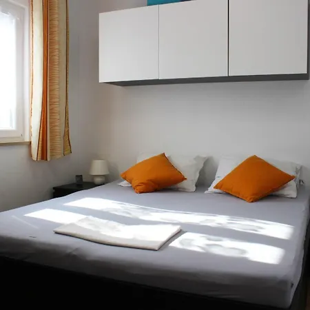Lucia Apartment *