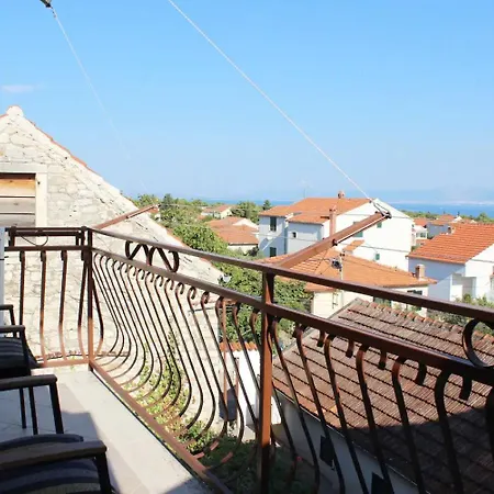 Lucia - Terrace With Sea View Apartment Supetar